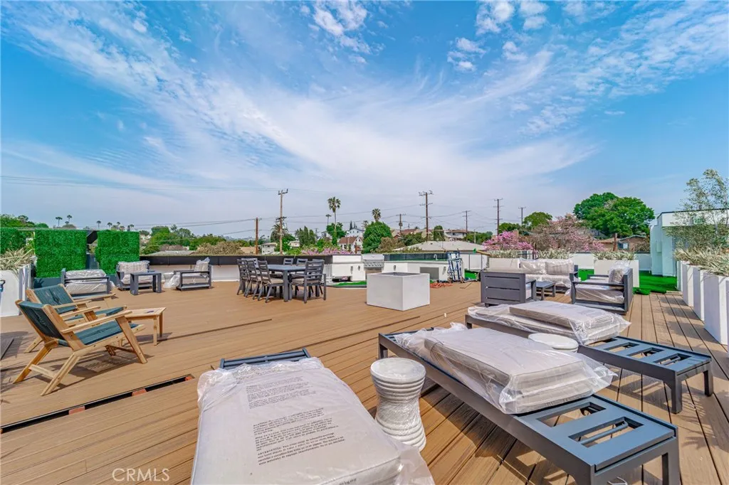 Additional image 72 of 2828 London Street Unit 206, Los Angeles, CA 90026