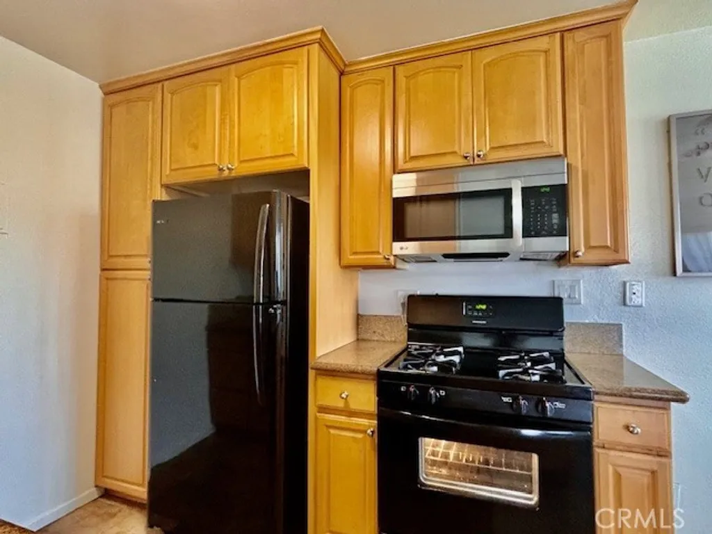 Additional image 11 of 17102 Emerald Ln Unit 1, Huntington Beach, CA 92647