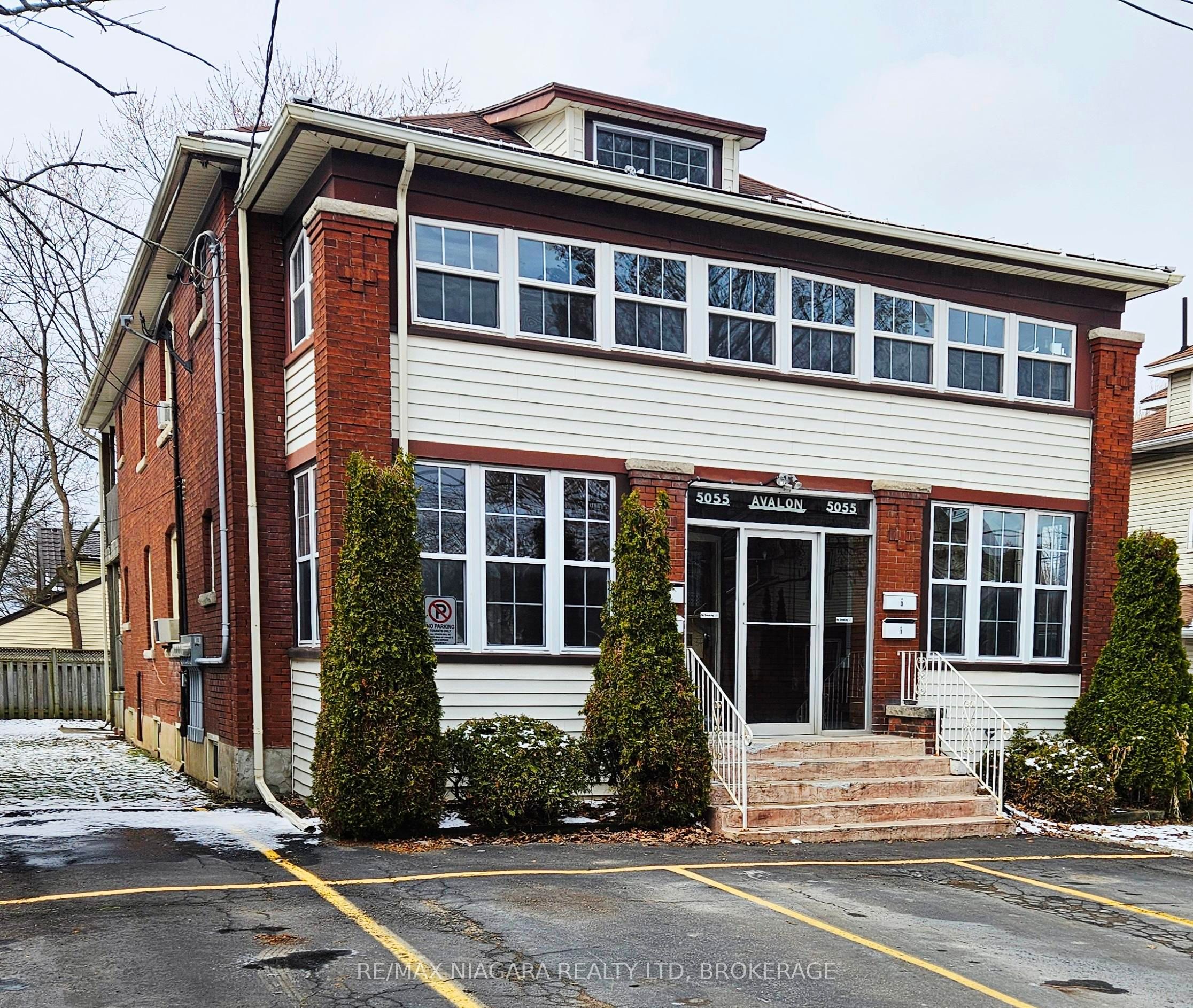 1-5055 Fourth Avenue, Niagara Falls, ON, L2E 4P5