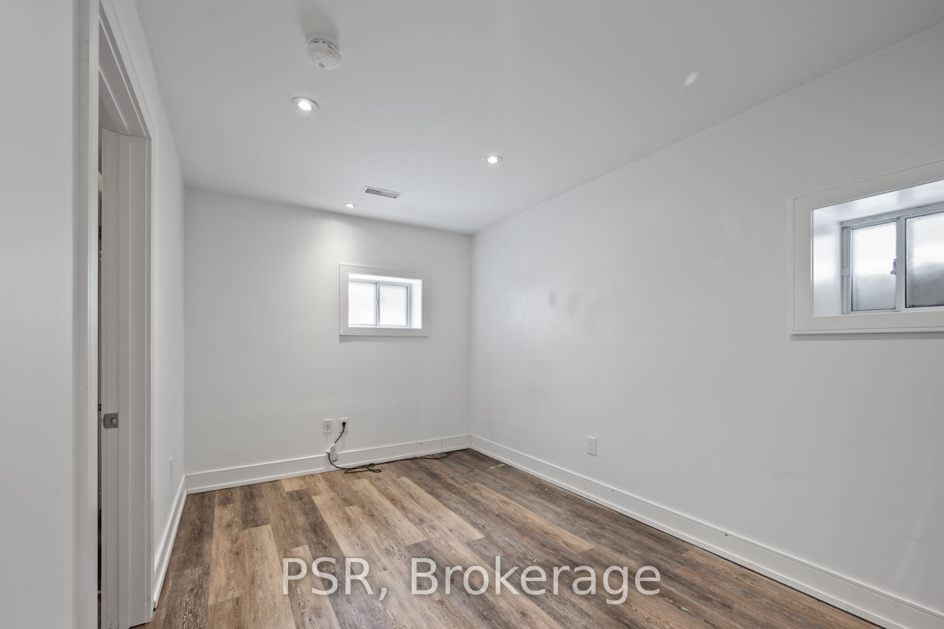 Additional image 4 of Lower-965 Briar Hill, Toronto, ON, M6B 1M4