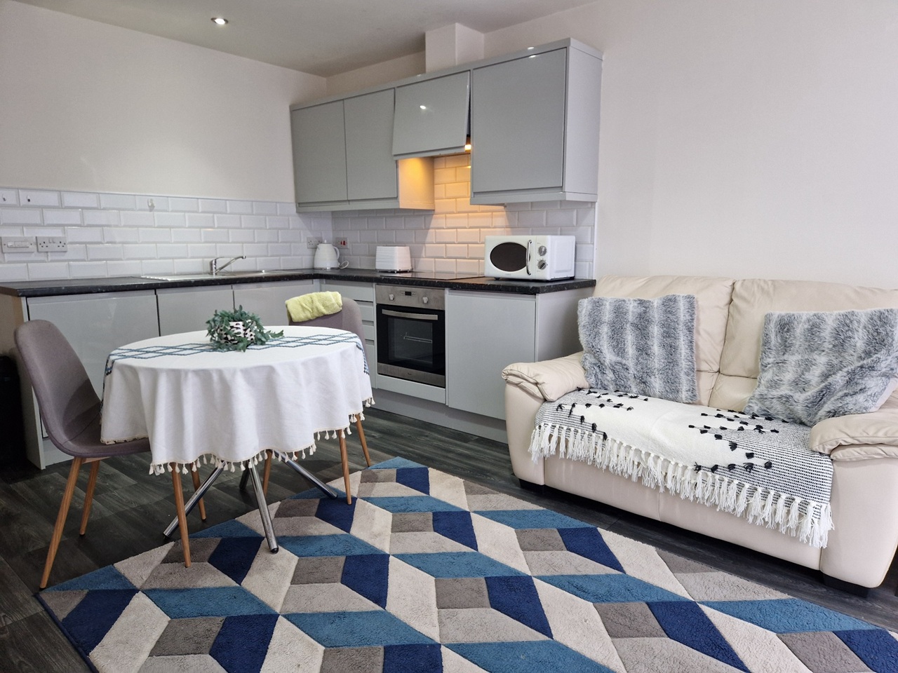 1 Bed Flat, Skinner Lane, LS7, N1 7GU