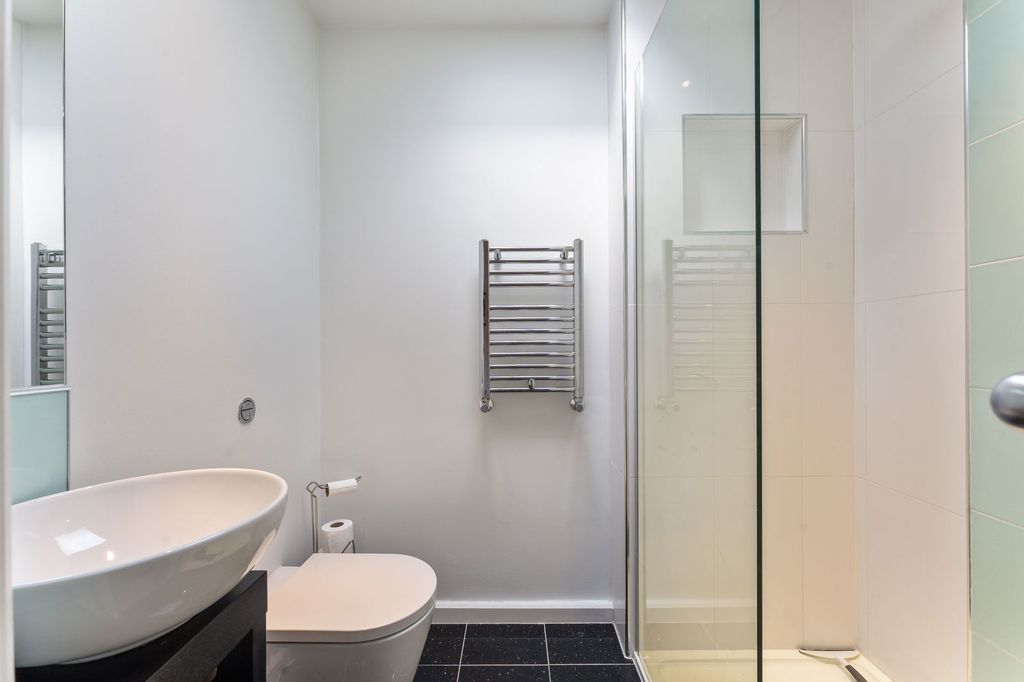 Additional image 30 of 6 bed detached house for saleWatersmeet Road, Salisbury SP2