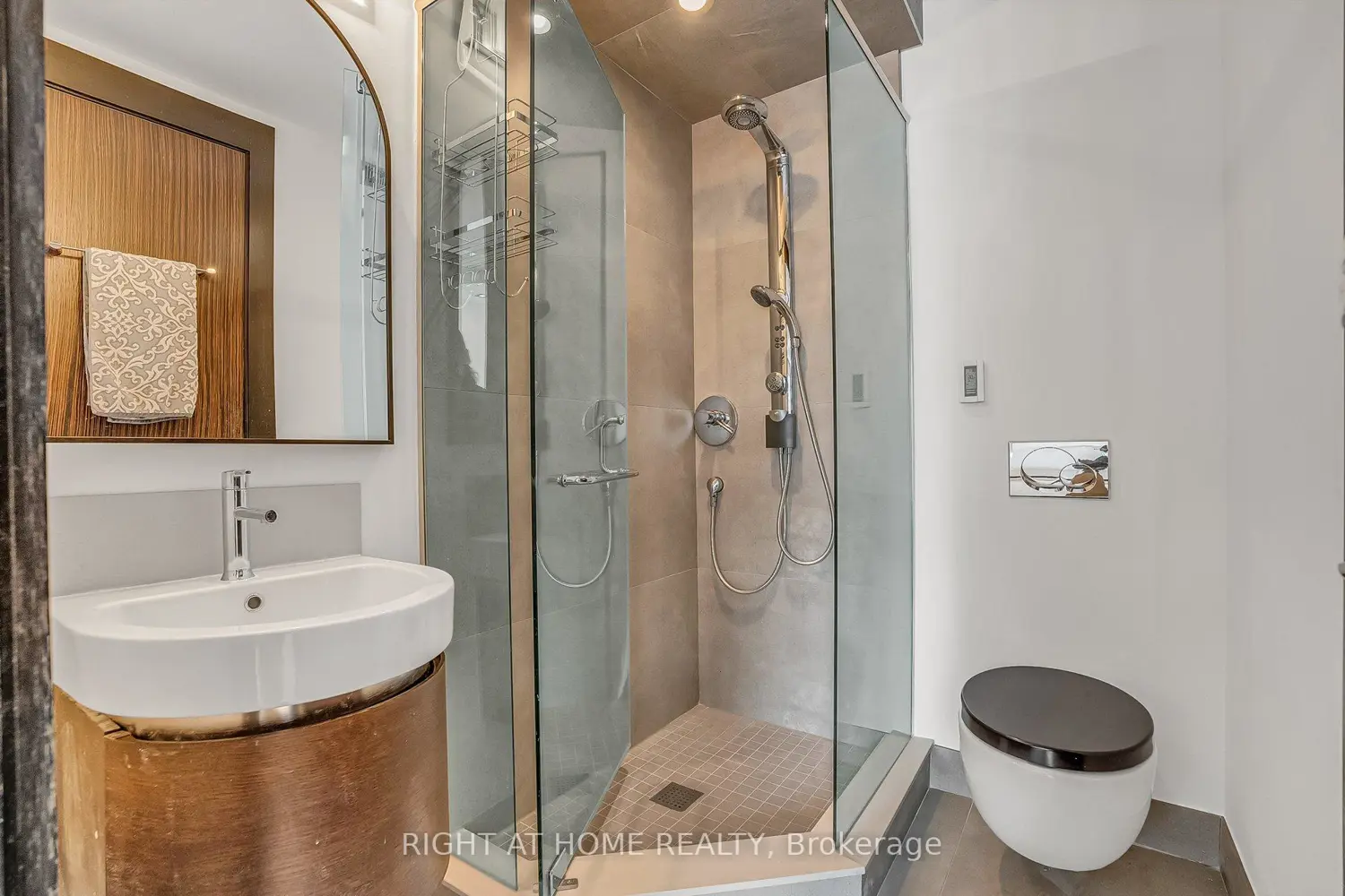 Additional image 13 of 33 Harbour Square #2019