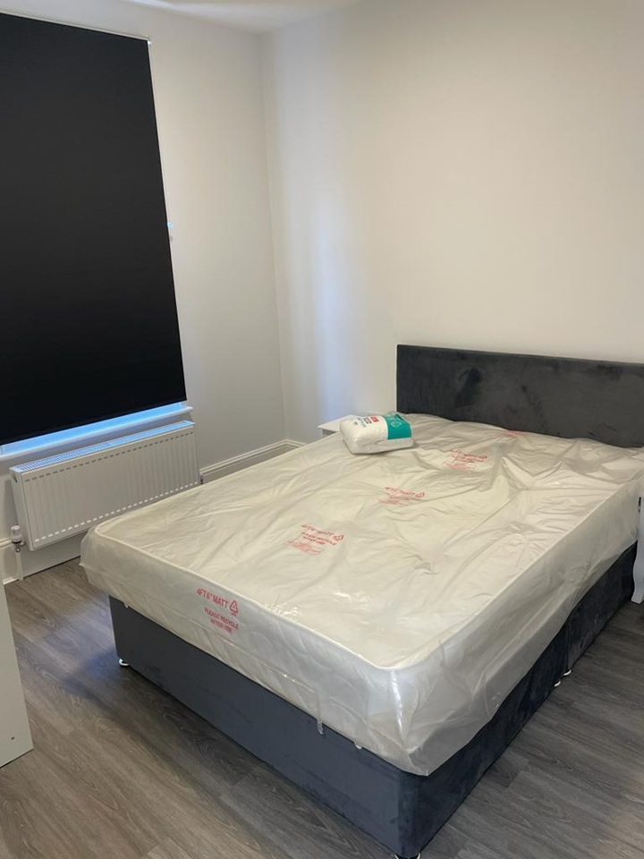 Studio Flat, Robertson St, SW8, SW8 3SH