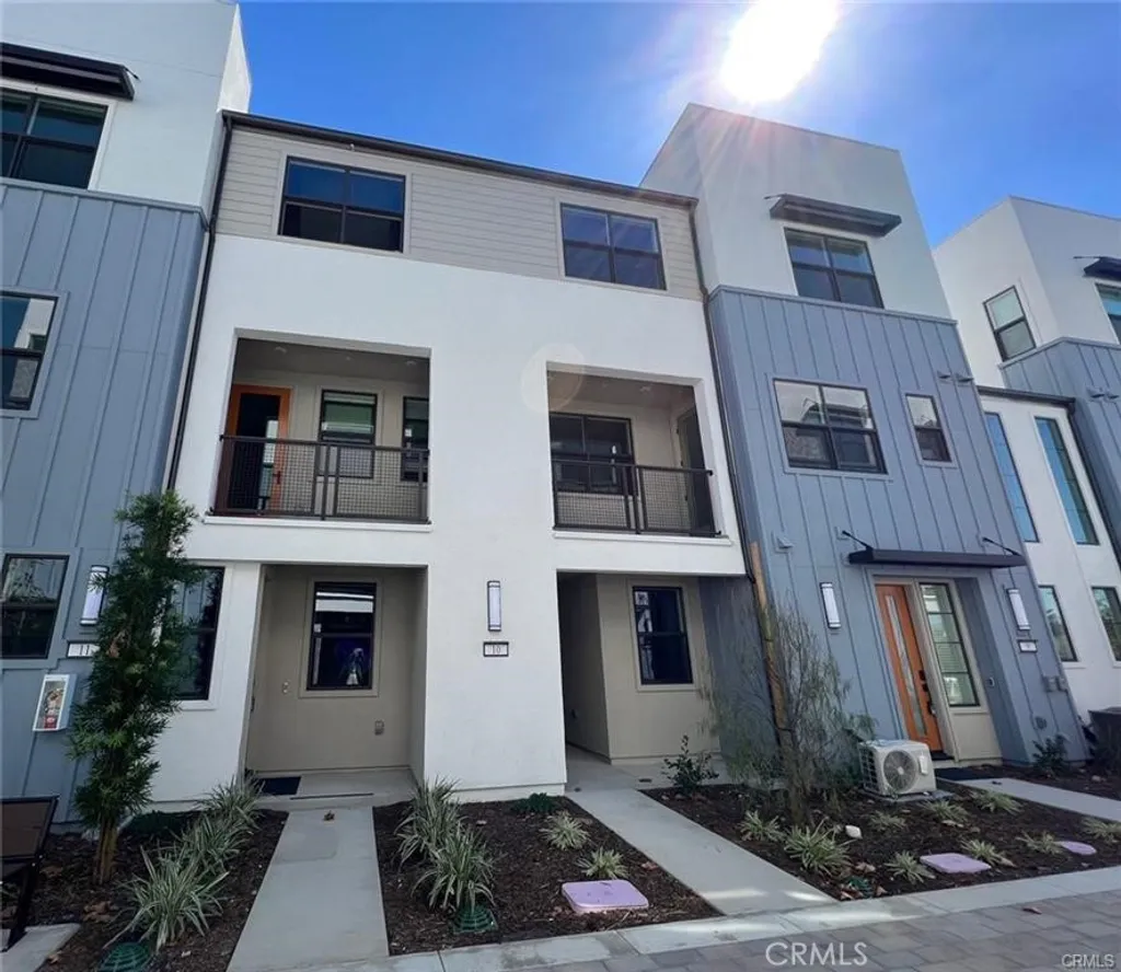 Additional image 2 of 947 N Divino Privado Unit 10, Ontario, CA 91764