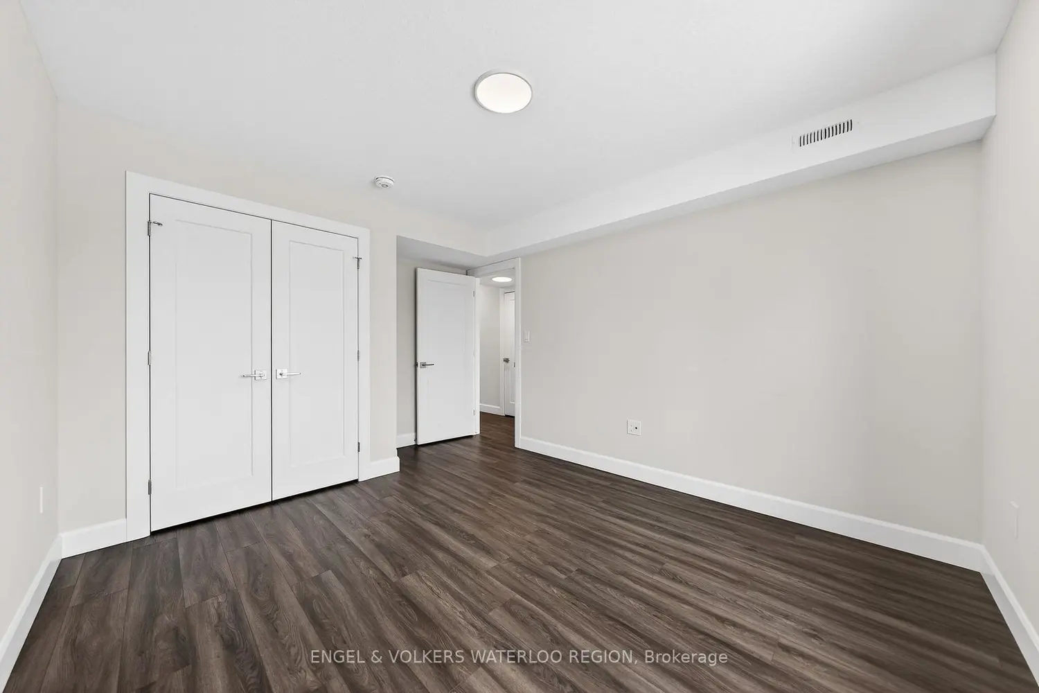 Additional image 17 of 3202 Vivian Line 48