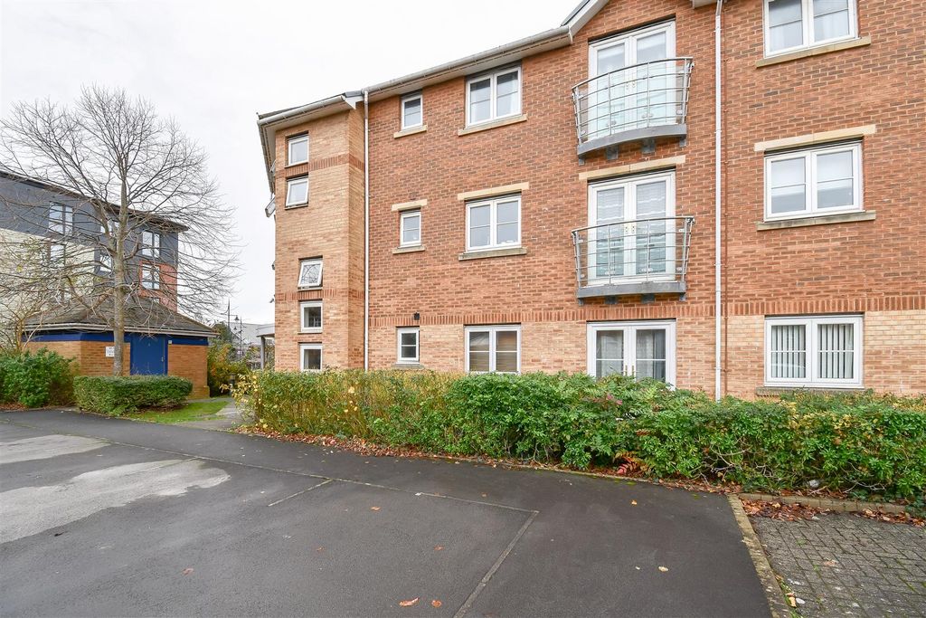 Additional image 18 of 2 bed flat for saleHeol Cilffrydd, Barry CF63