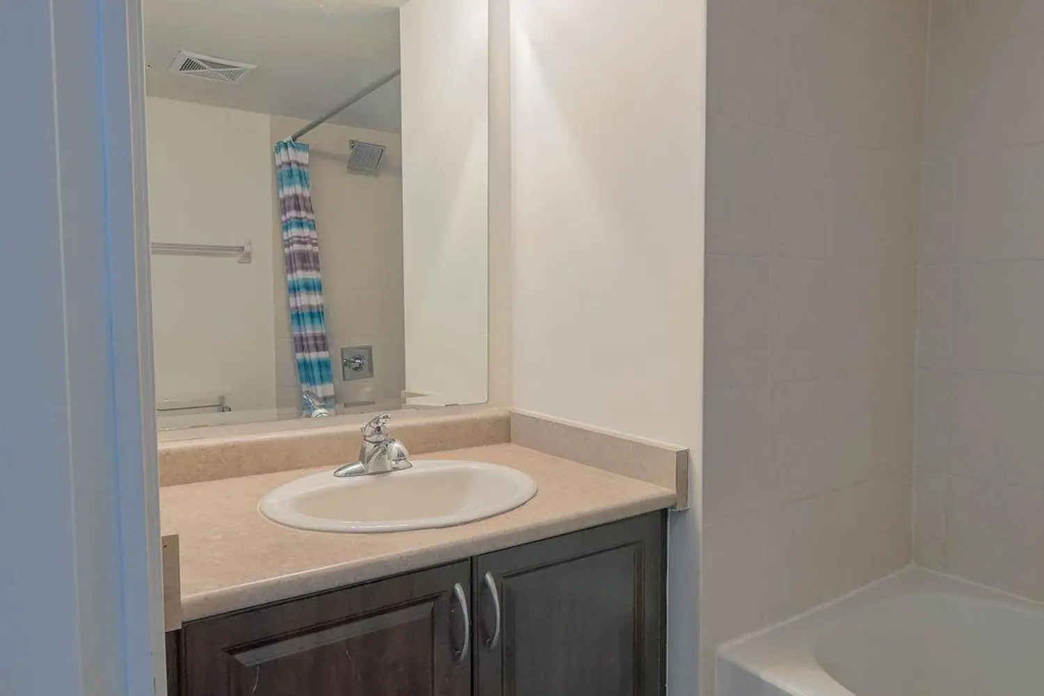 Additional image 18 of 60 Fairfax Crescent 409
