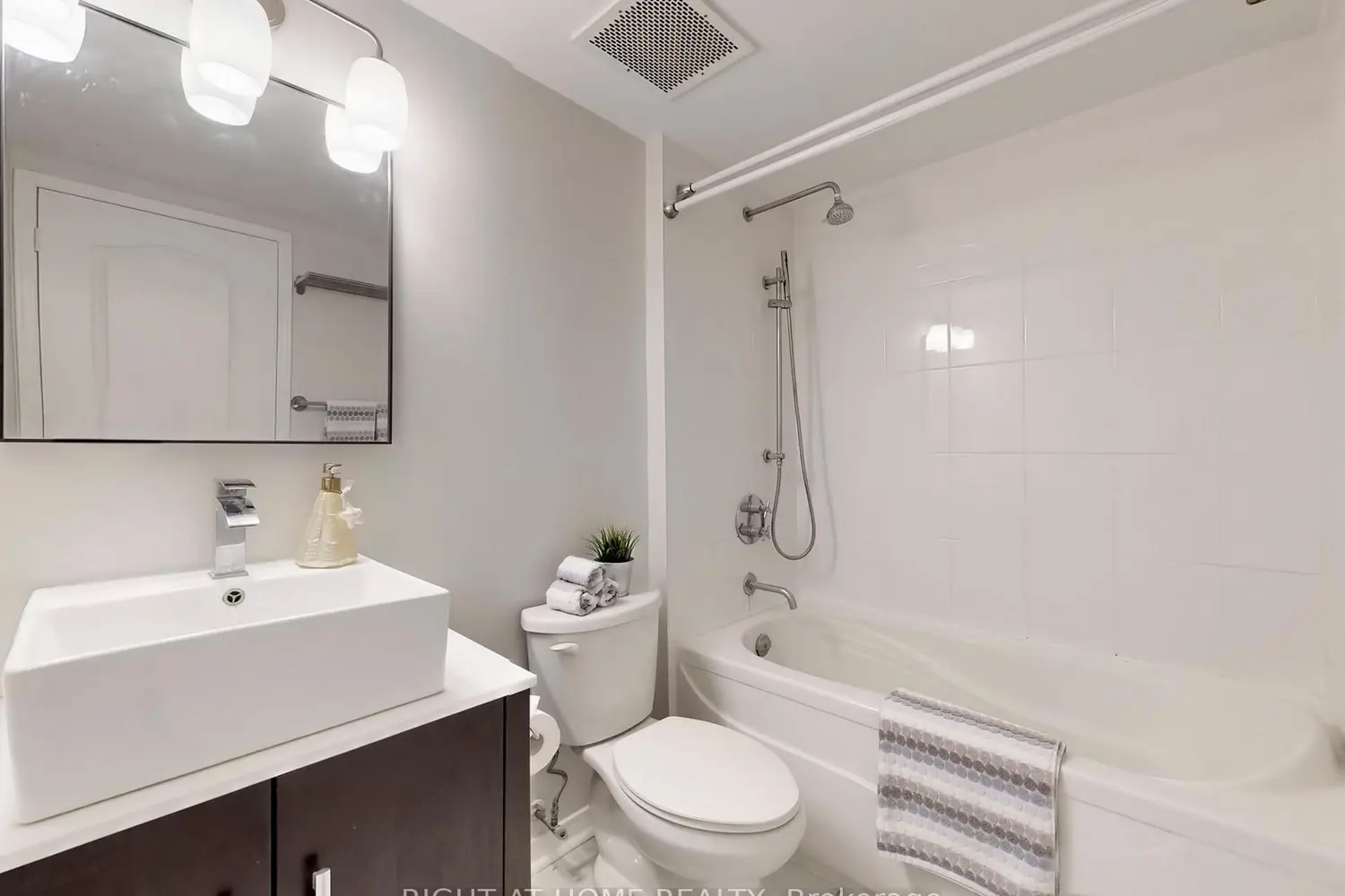 Additional image 18 of 108 Finch Avenue B28