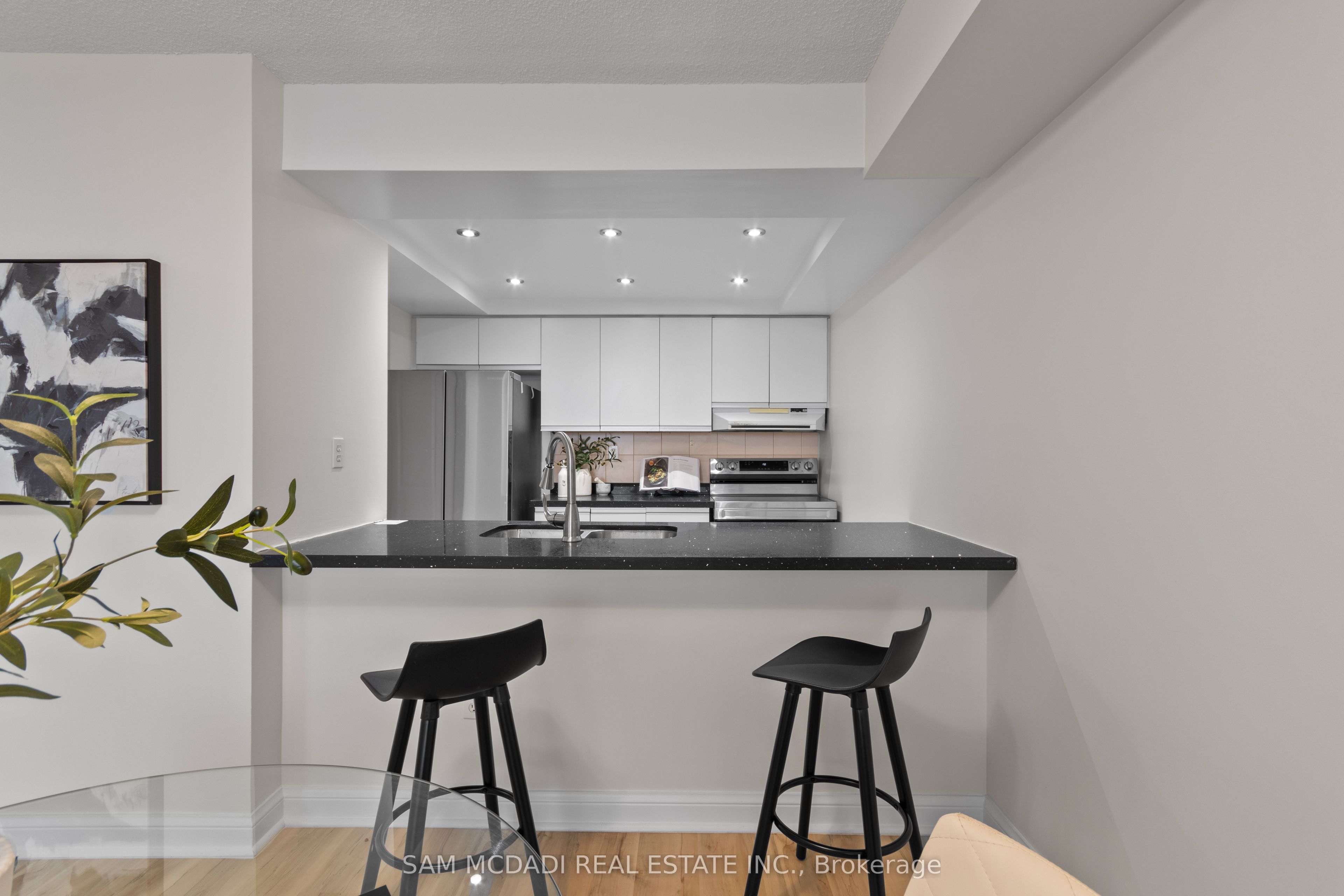 Additional image 2 of 2106-24 Hanover Road S, Brampton, ON, L6S 5K8