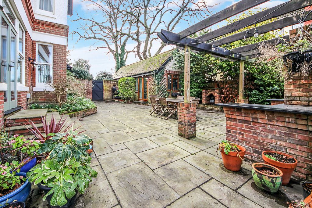 Additional image 19 of 6 bed property for saleThorold Road, Bitterne Park SO18
