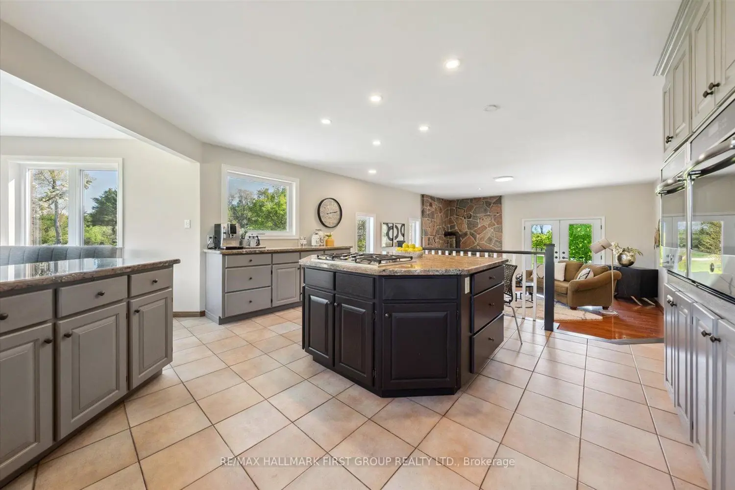 Additional image 5 of 4655 Sideline 6