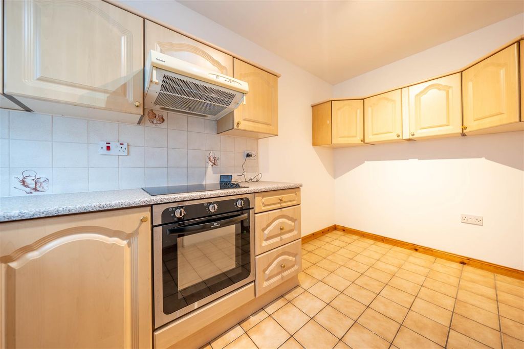 2 bed flat for saleThe Stables, Perth PH1 photo 3