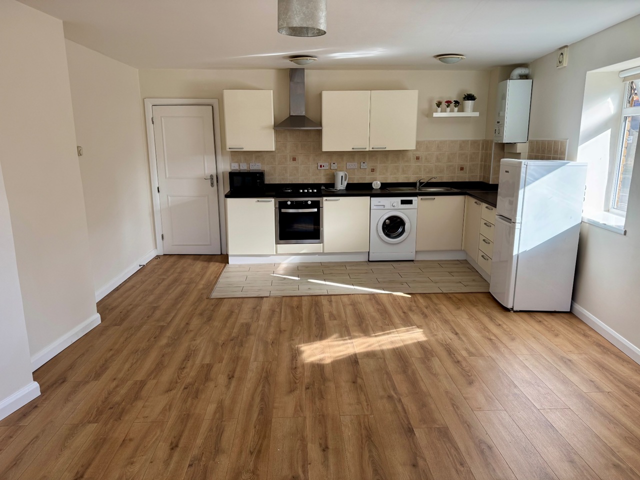 1 Bed Flat, Verney Road, SE16, N1 7GU