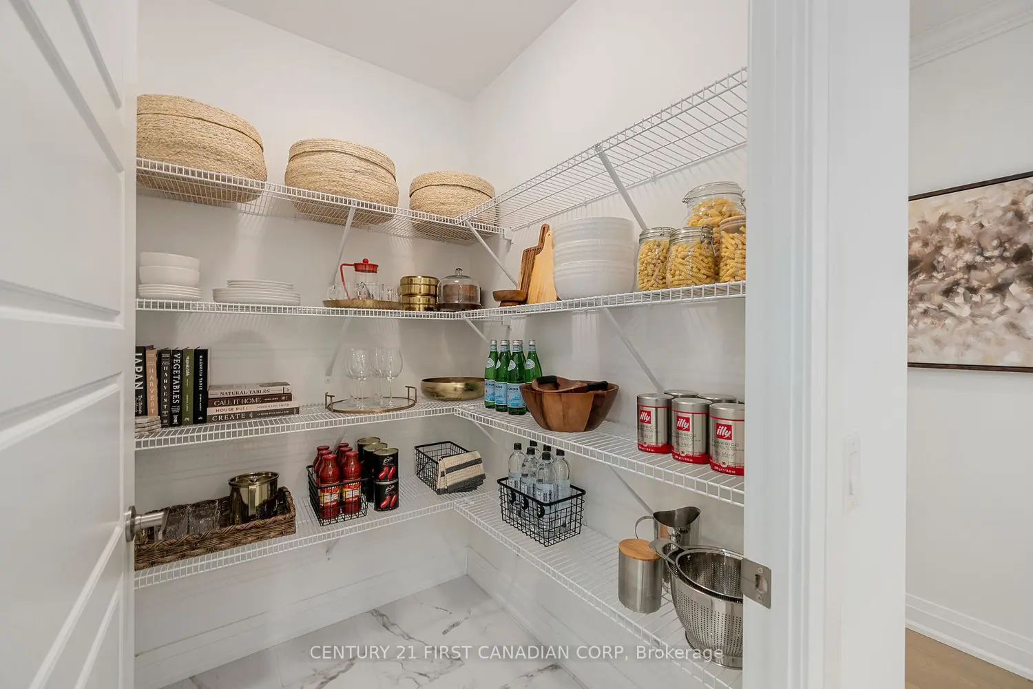 1560 Upper West Avenue 308 photo 3