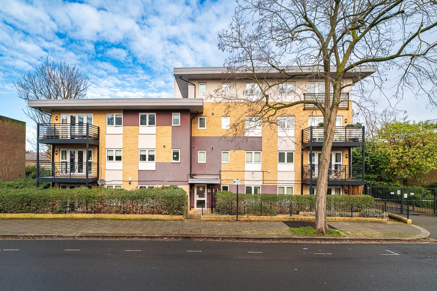Additional image 3 of 2 Bed Flat, Rodenhurst Road, SW4, N1 7GU
