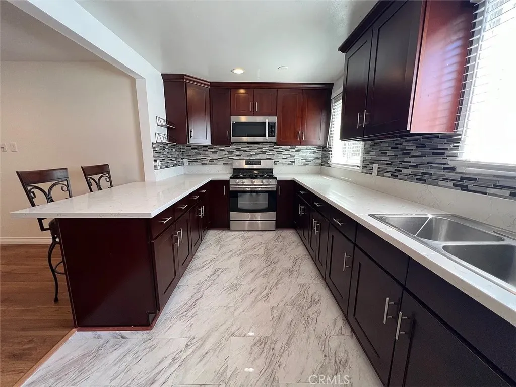 Additional image 25 of 9711 Hayvenhurst Ave, Northridge, CA 91343