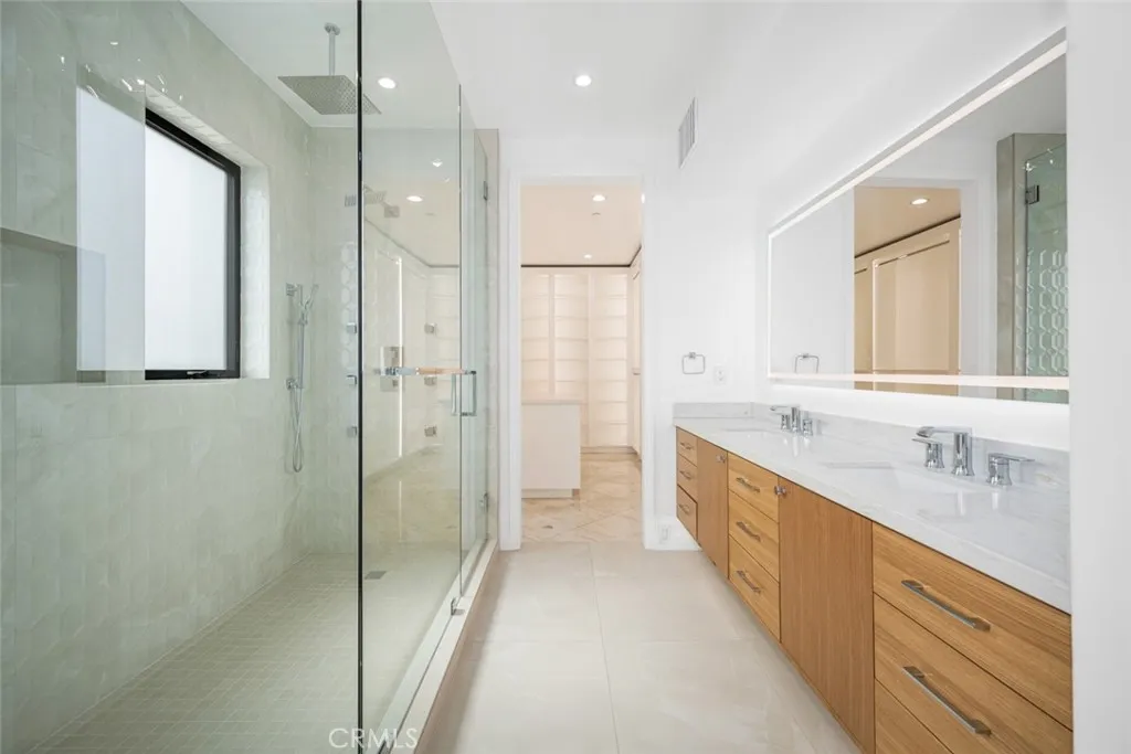 Additional image 38 of 1724 Bluff Pl, Long Beach, CA 90802