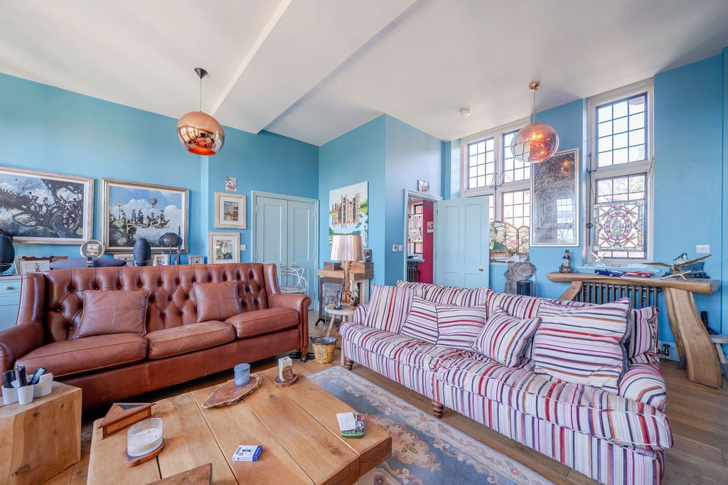 Additional image 7 of 2 bed flat for saleKings Drive, Midhurst GU29