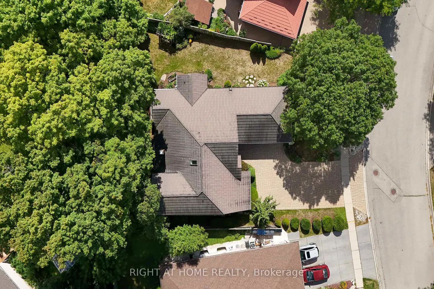 Additional image 19 of 33 Walnut Drive