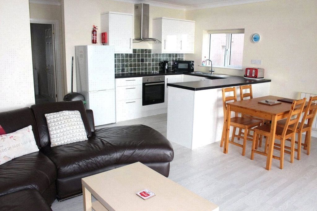 Additional image 4 of 2 bed flat for saleApt 5 (19) Coastal View, Pendine, Carmarthen SA33