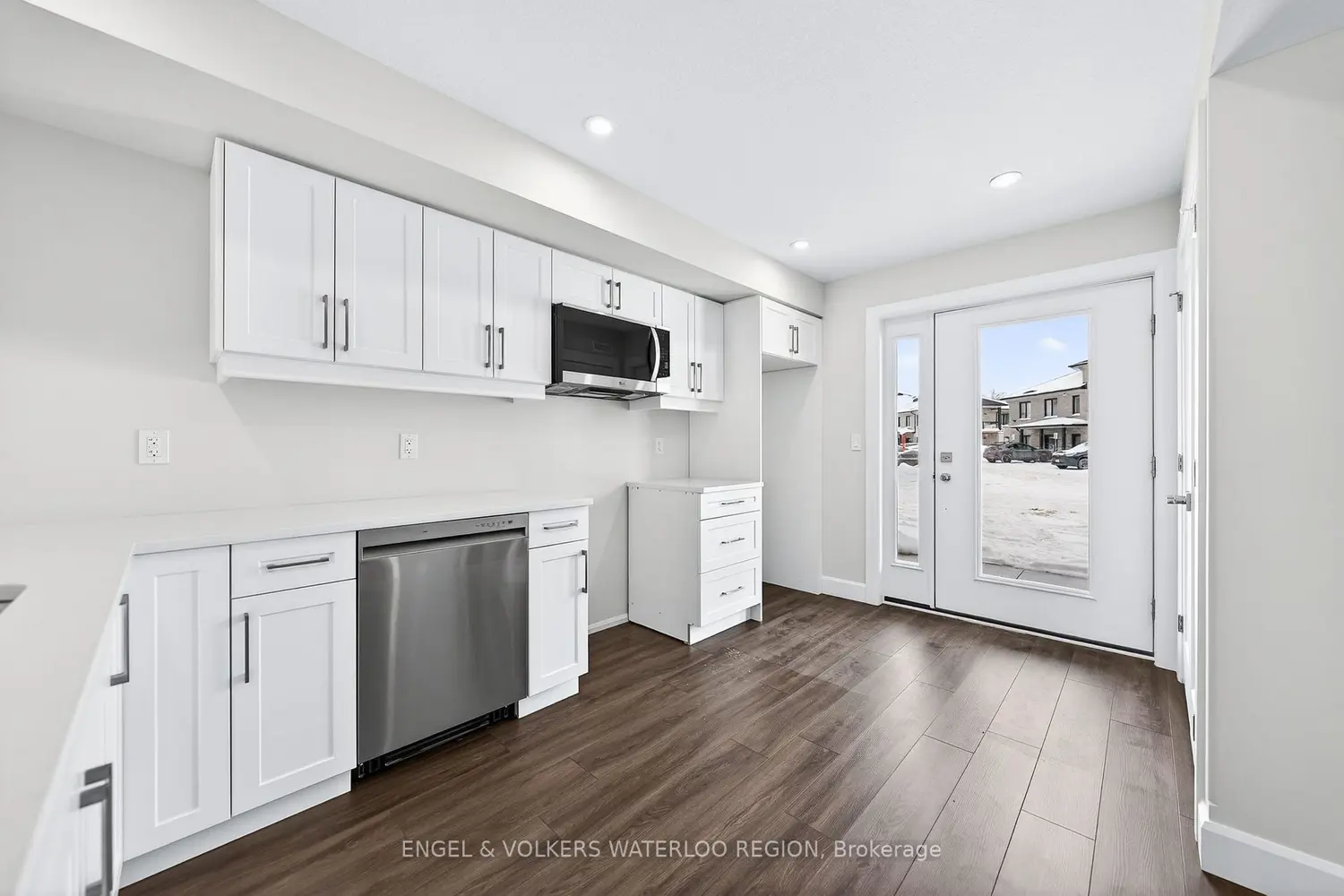 Additional image 9 of 3202 Vivian Line 47