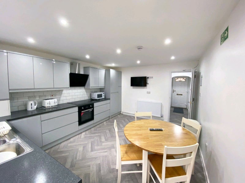 Room in a Shared House, Icknield Port Road, B16, N1 7GU