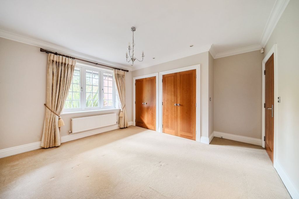 Additional image 11 of 2 bed flat for saleWarwick Road, Solihull, West Midlands B91