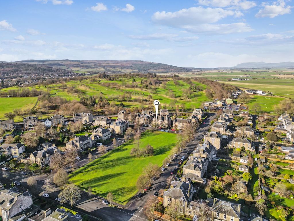Additional image 2 of 4 bed property for saleVictoria Square, Stirling FK8