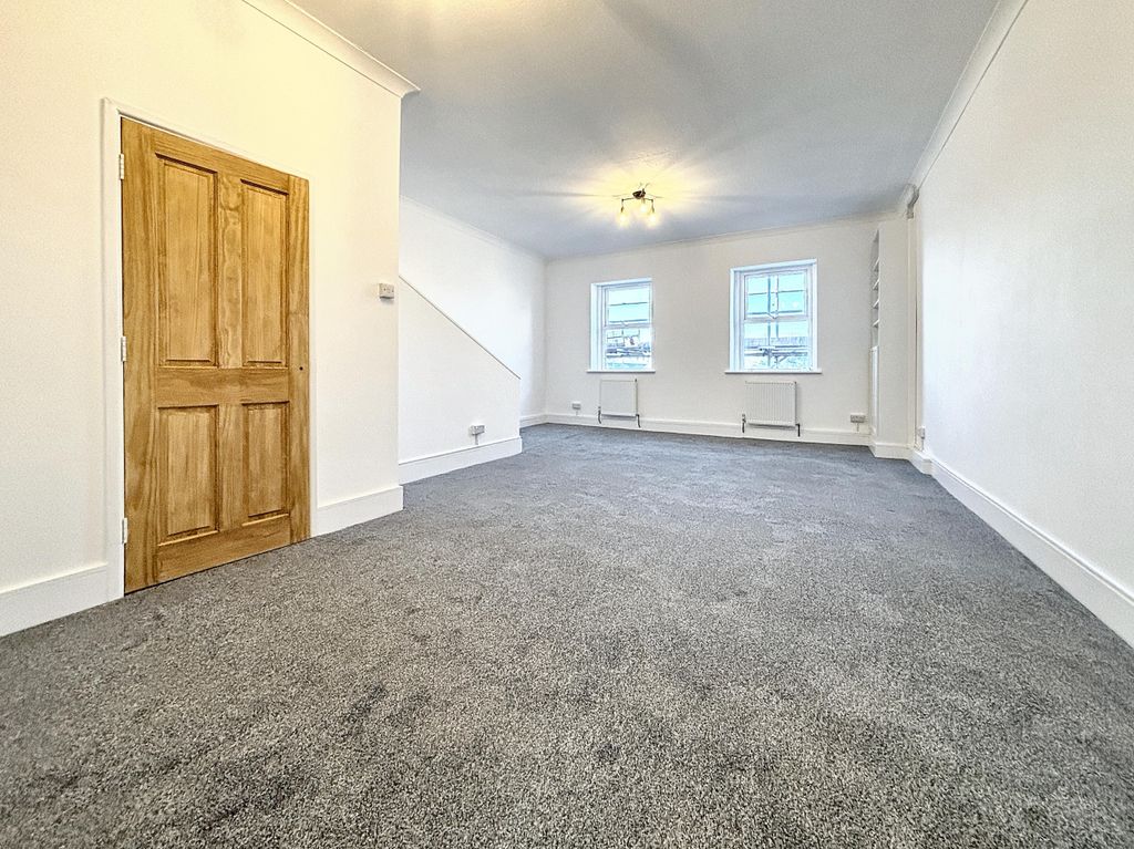 2 bed maisonette for saleSoundwell Road, Bristol, Gloucestershire, 4Qg, Gb BS16 photo 4
