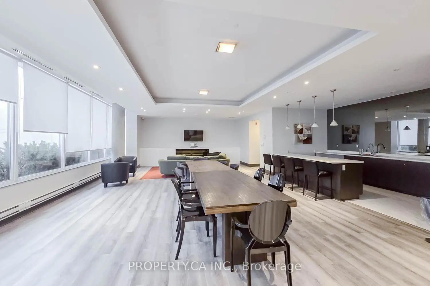 Additional image 13 of 3560 St Clair Avenue 424