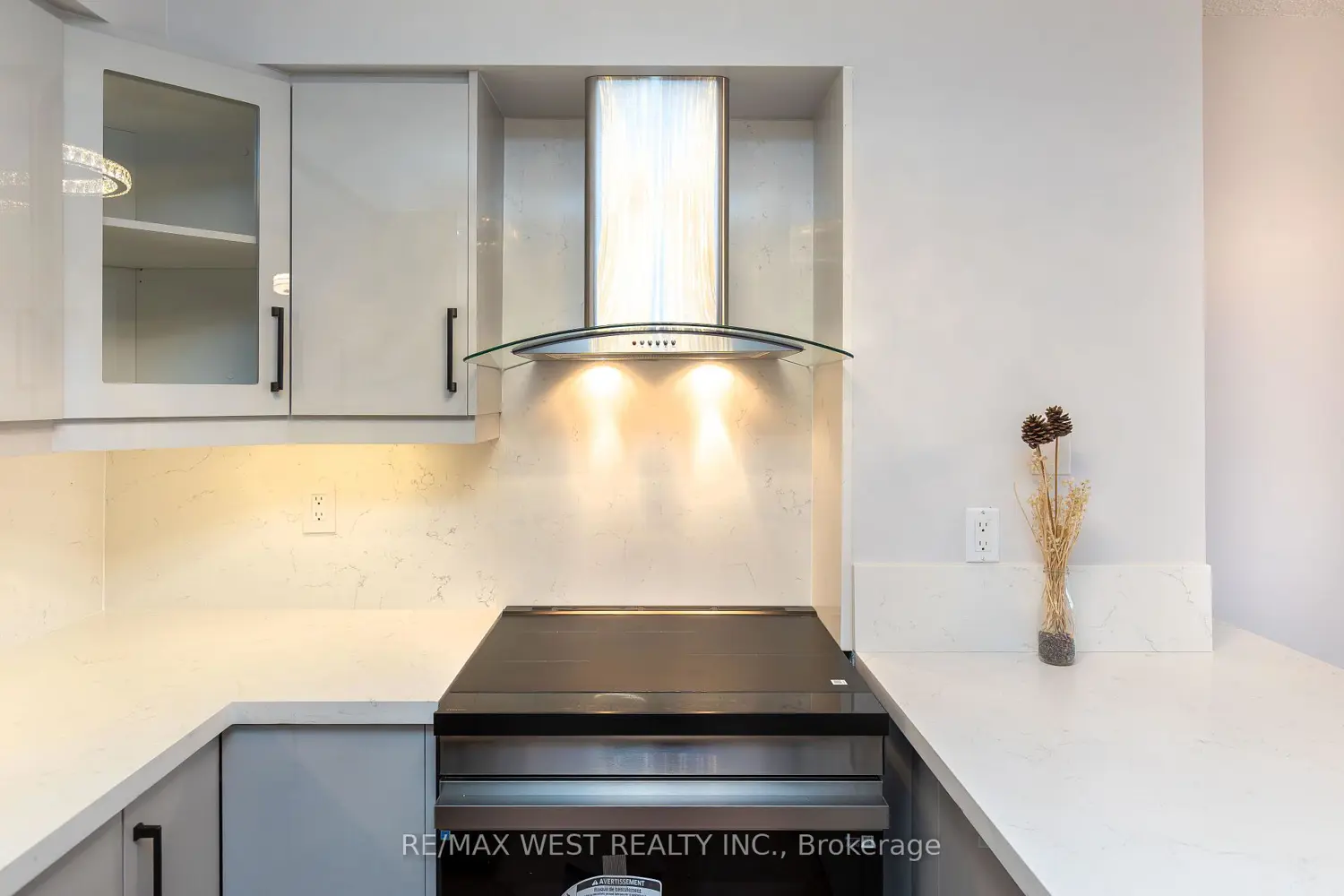 Additional image 8 of 35 Kingsbridge Garden Circle 902