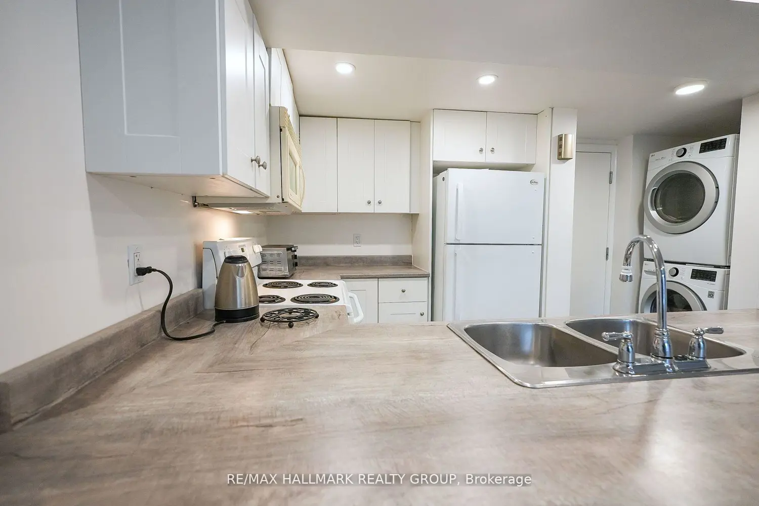 Additional image 16 of 924 Bermuda Avenue