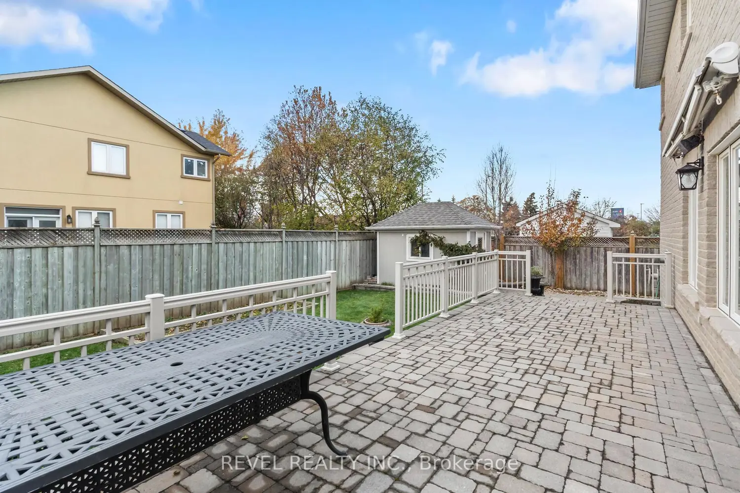 Additional image 17 of 70 Applewood Crescent