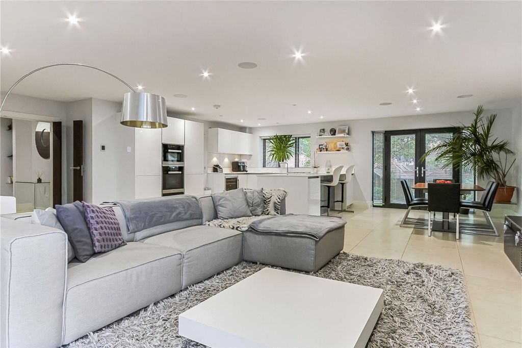 Additional image 2 of 3 bed flat for salePanorama Road, Poole, Dorset BH13