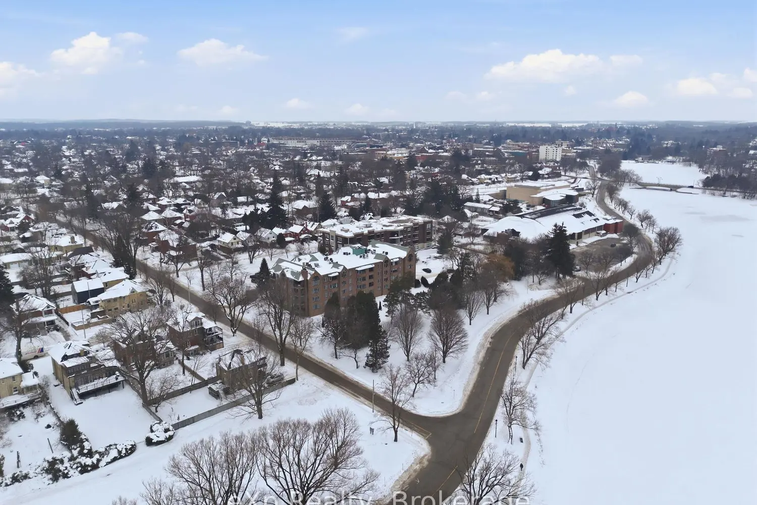 Additional image 3 of 30 Front Street 206