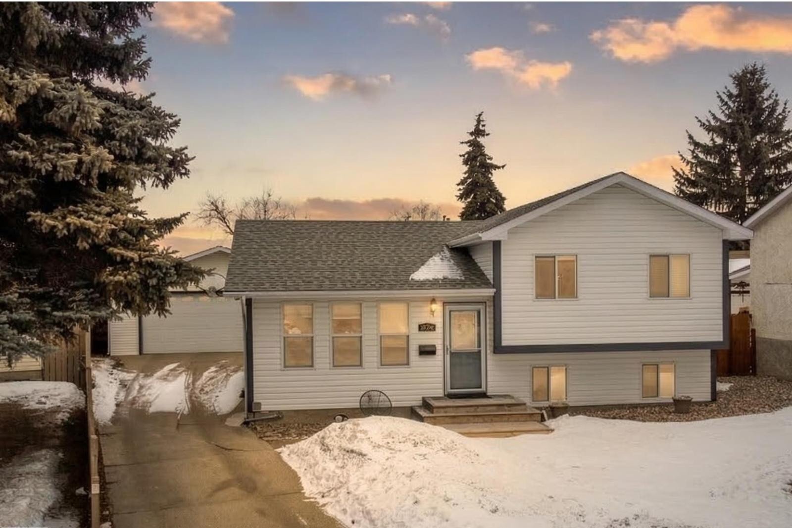 Additional image 7 of 3516 13 Avenue NW, Edmonton, AB, T6L3B3