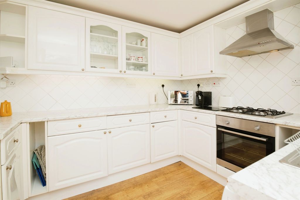 Additional image 6 of 2 bed flat for saleSeaview Drive, Ogmore-By-Sea CF32