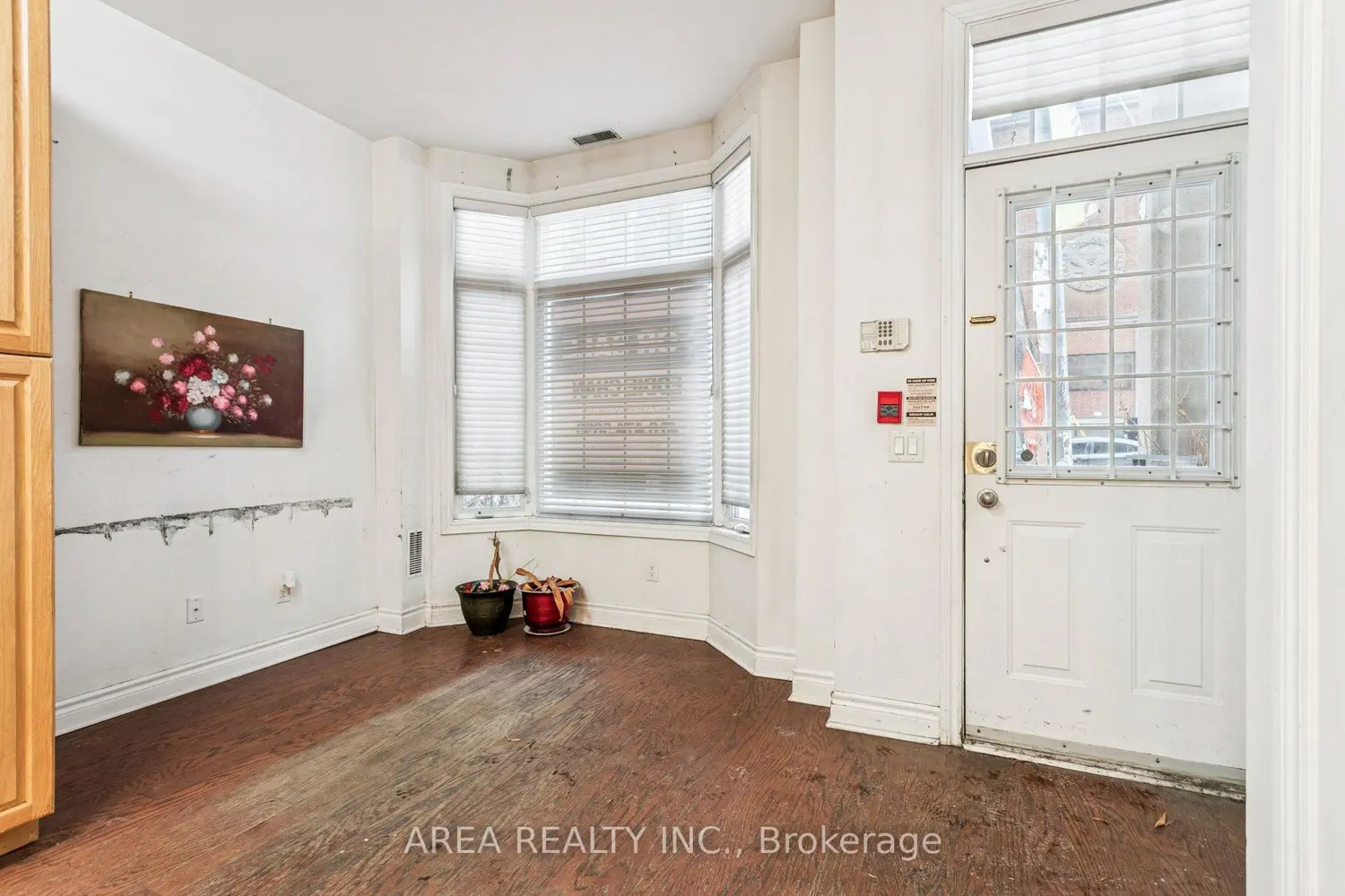 Additional image 3 of 99 Mccaul Street 99