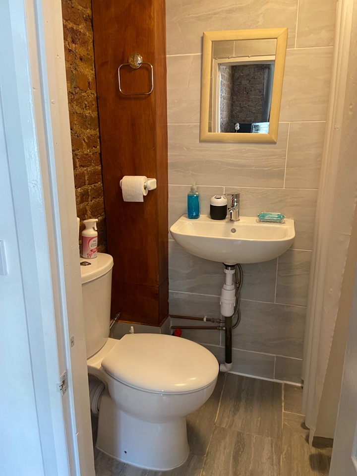 Additional image 3 of Studio Flat, North End Rd, W14, N1 7GU