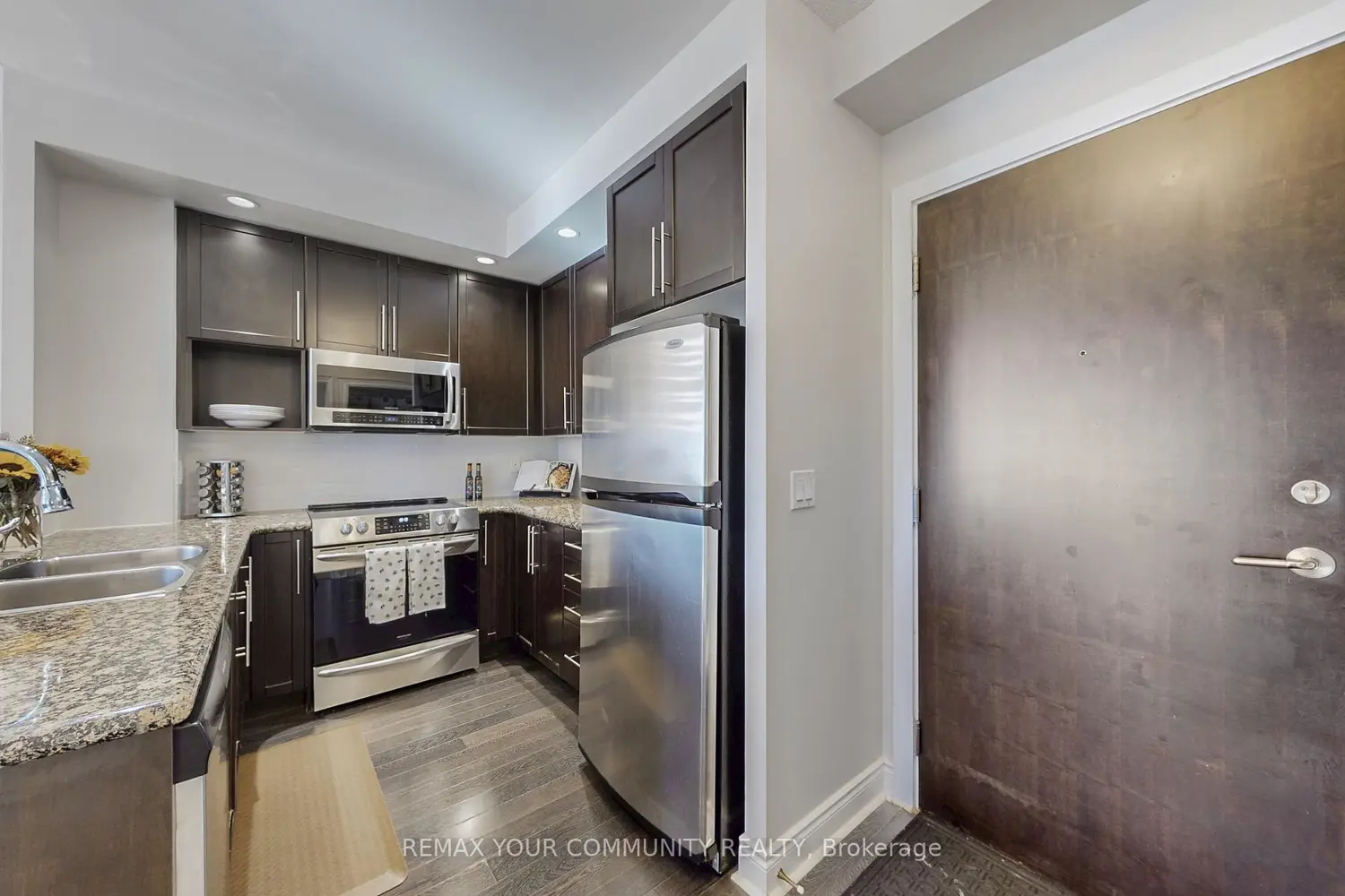 23 Cox Boulevard 962 photo 5