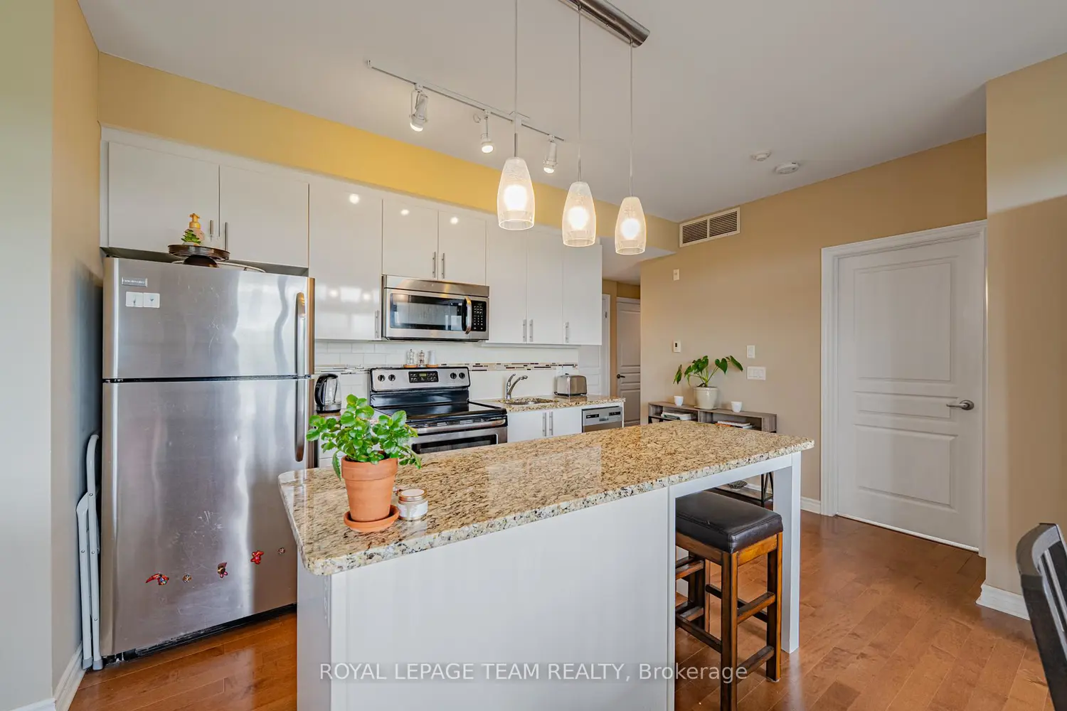 Additional image 14 of 805 Beauparc Private 304