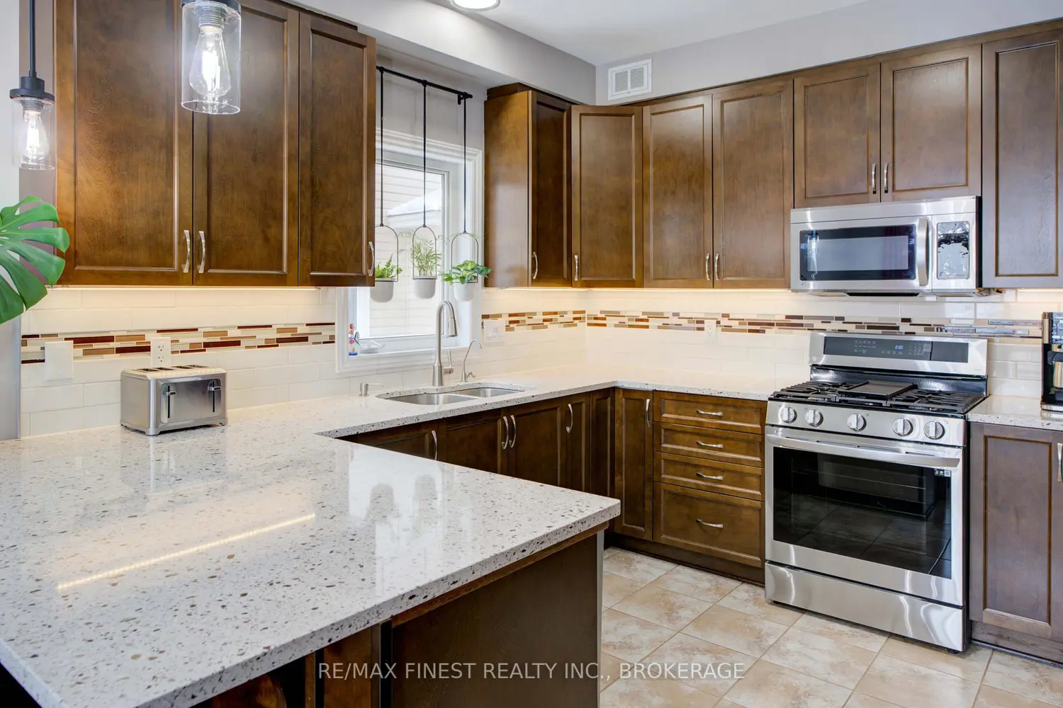 Additional image 17 of 496 Cheryl Place