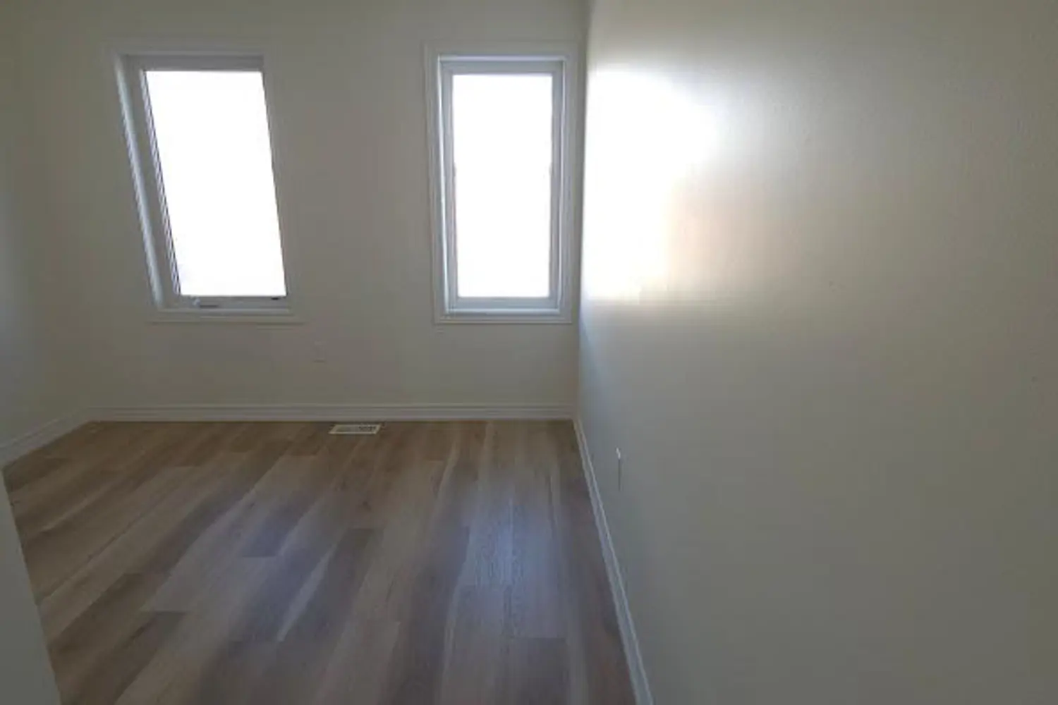 Additional image 7 of 12 Kawneer Terrace