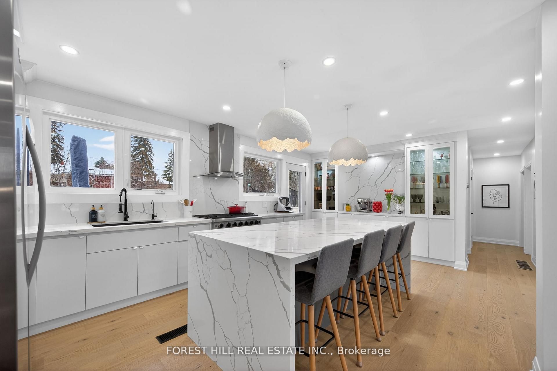 4 Holman Crescent, Aurora, ON, L4G 1Z9