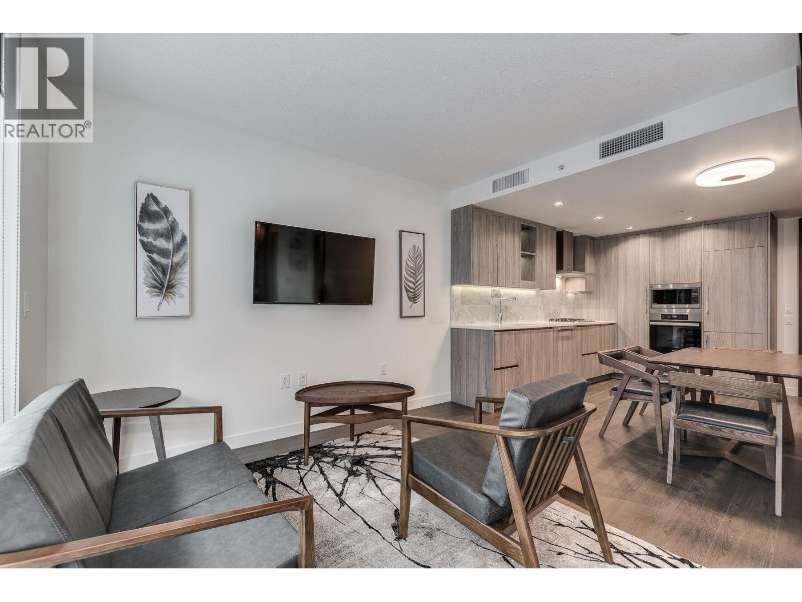 212 89 NELSON STREET