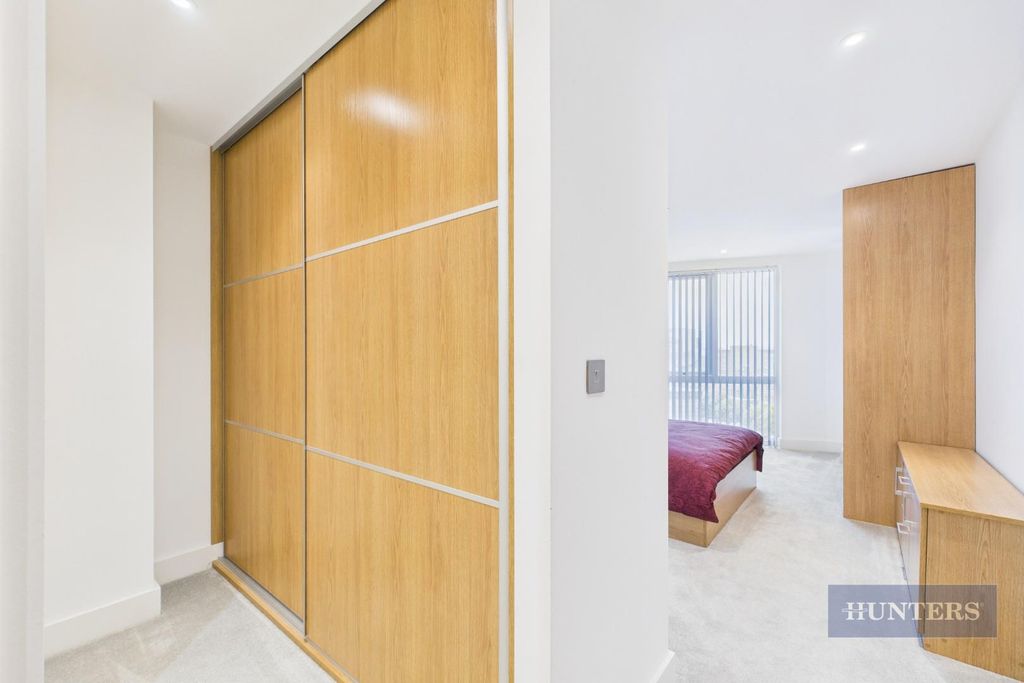 Additional image 7 of 2 bed flat for saleAlexandra Wharf, Maritime Walk, Ocean Village SO14