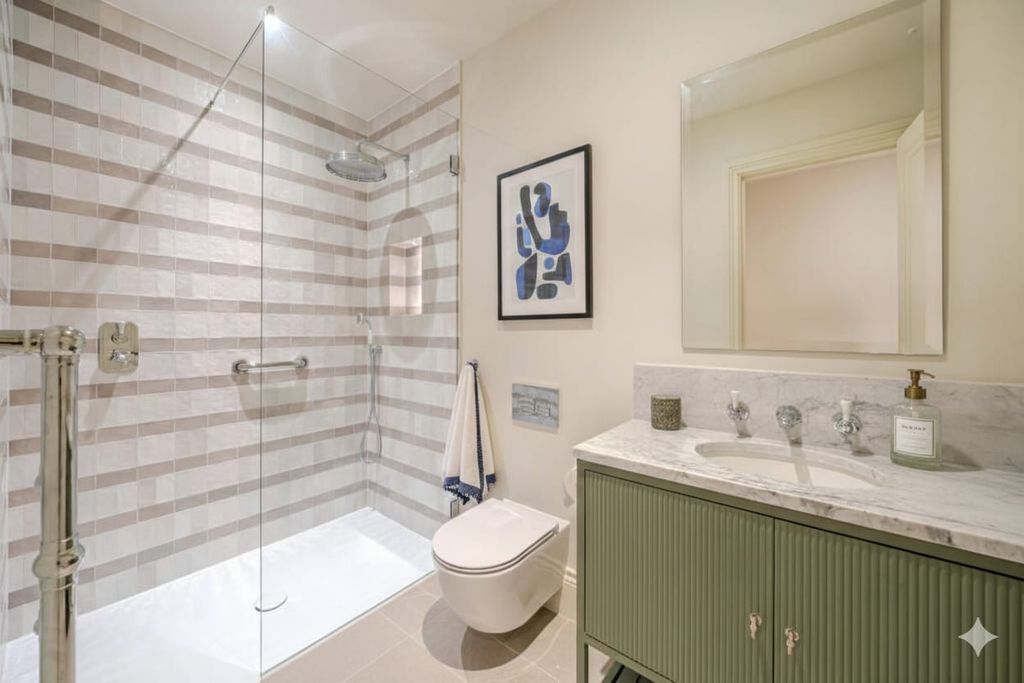 Additional image 10 of 2 bed flat for saleCastle Hill, Farnham GU9
