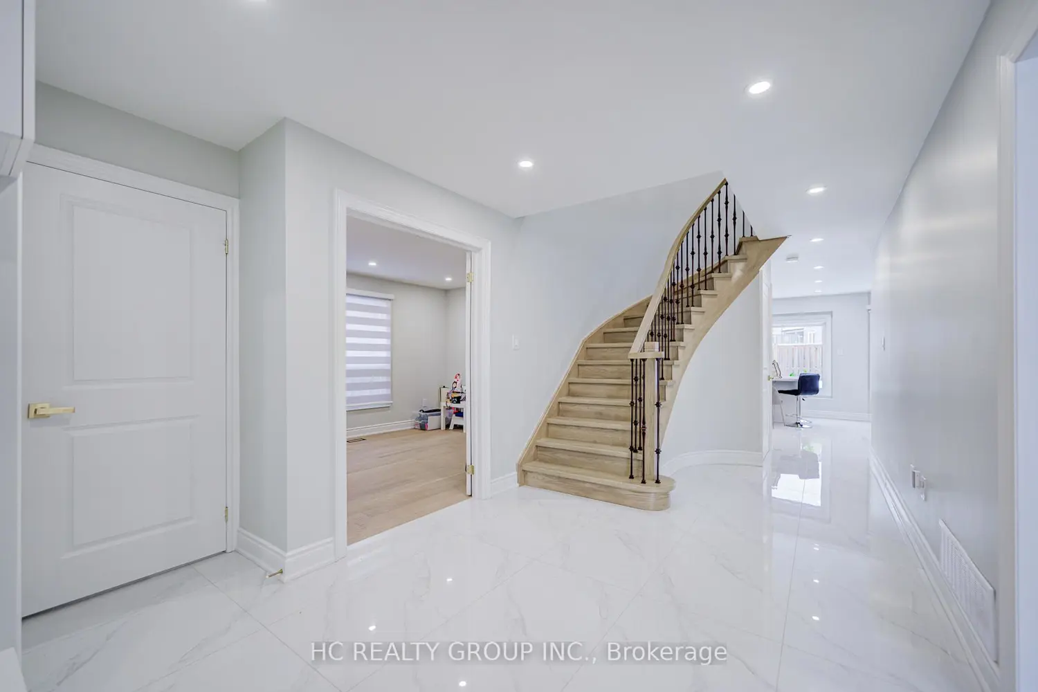 27 Corby Road photo 5