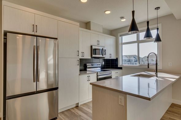 226 Heirloom Gr SE, Calgary, AB, T3S 0W5